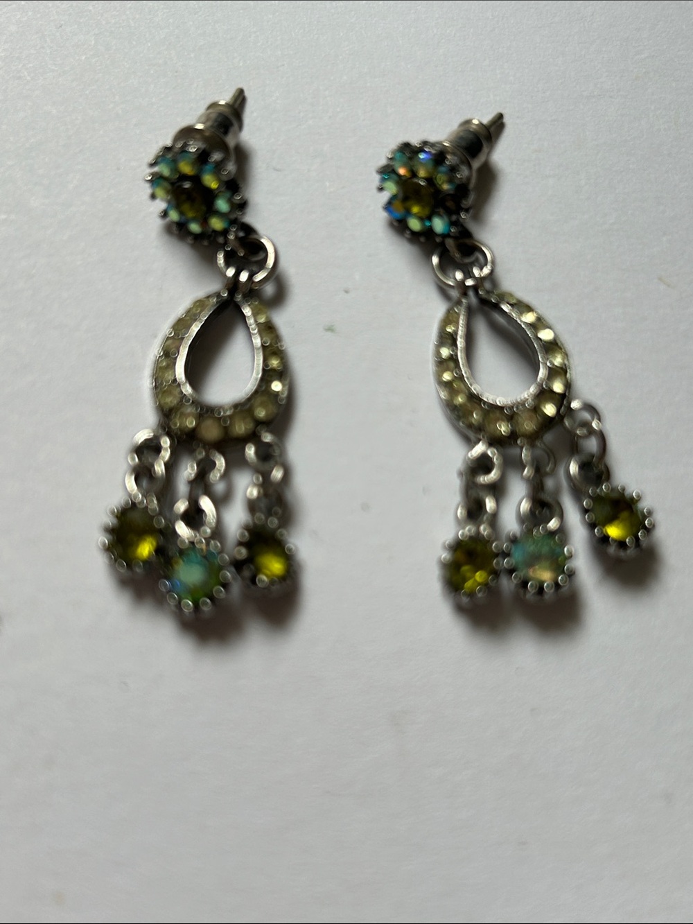 Vintage-Inspired Green Crystal Dangle Earrings j16